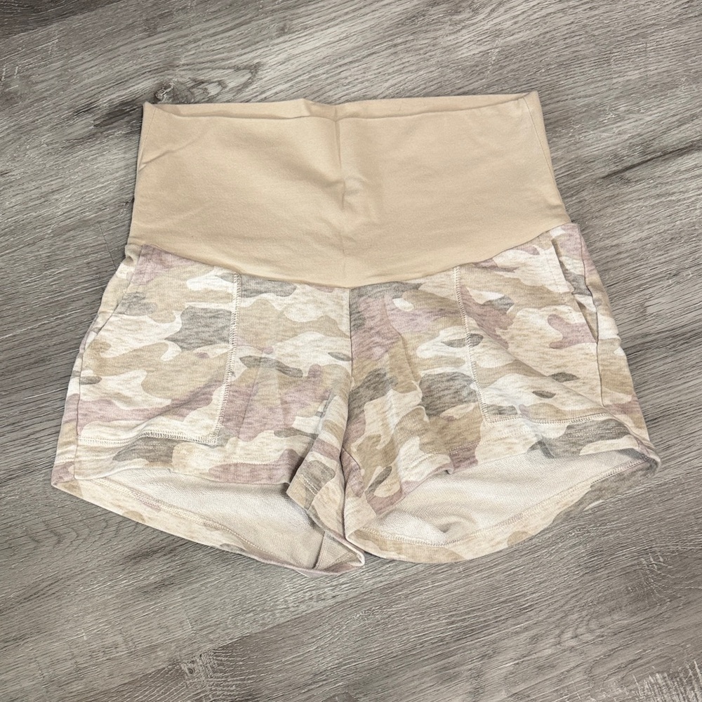 SUPER SOFT Camo Maternity Shorts